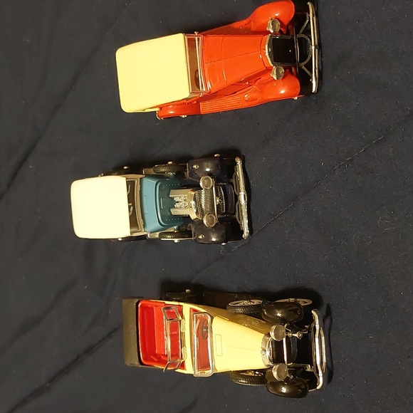 Set of 3 Metal Die-cast 1/43 scale early 1900s cars - Picture 2 of 7